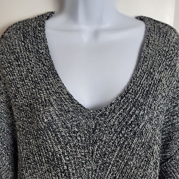 TWO BY VINCE CAMUTO Vneck Knit Sweater - Picture 3 of 7